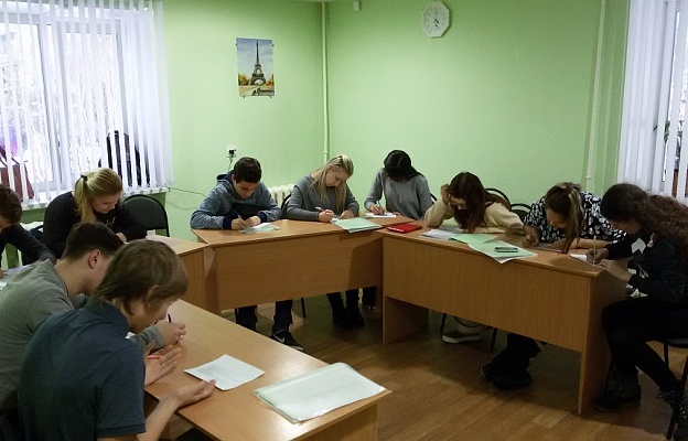 Школе бизнеса в осенние каникулы.jpg